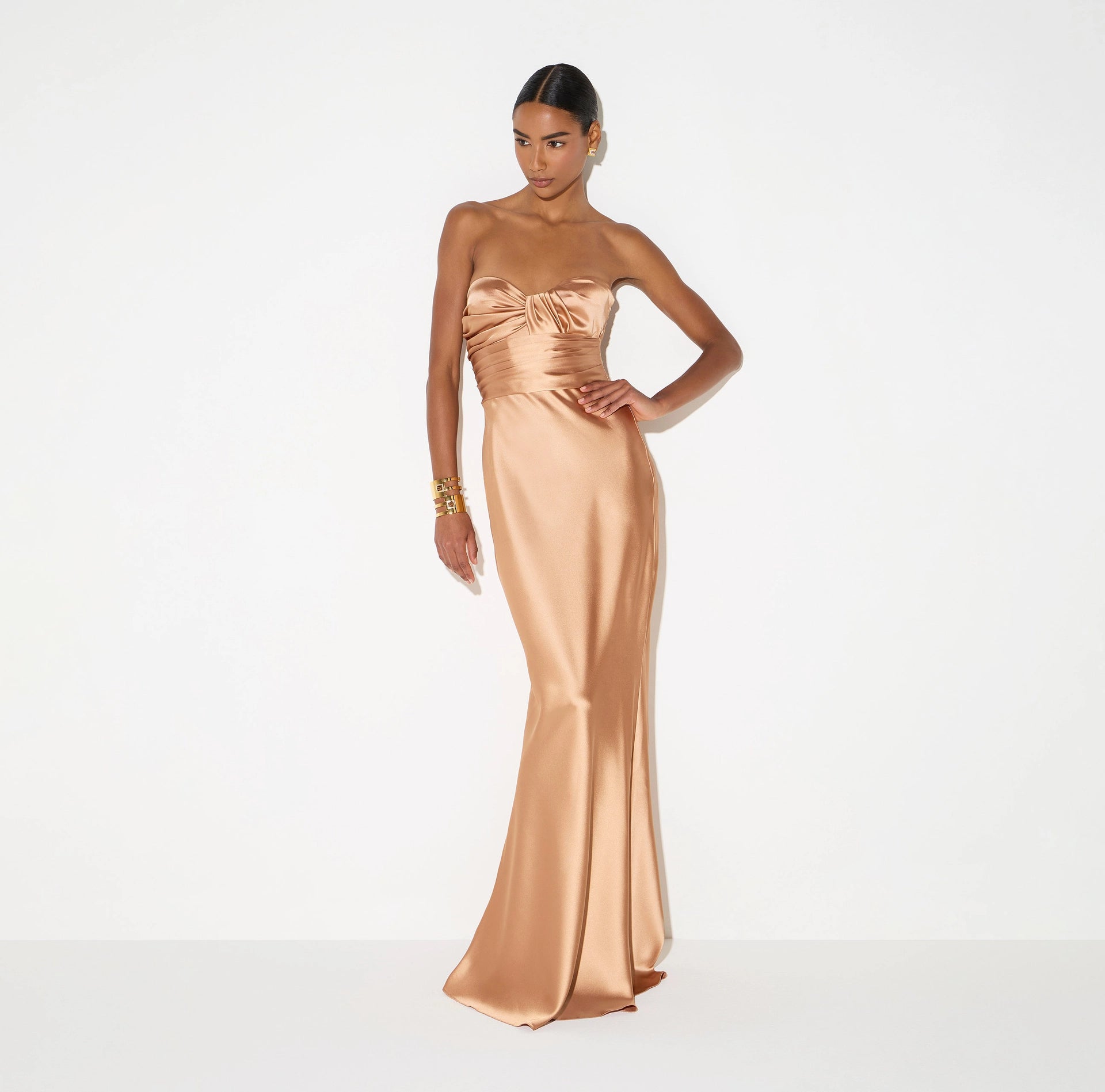 Red Carpet dress in satin fabric