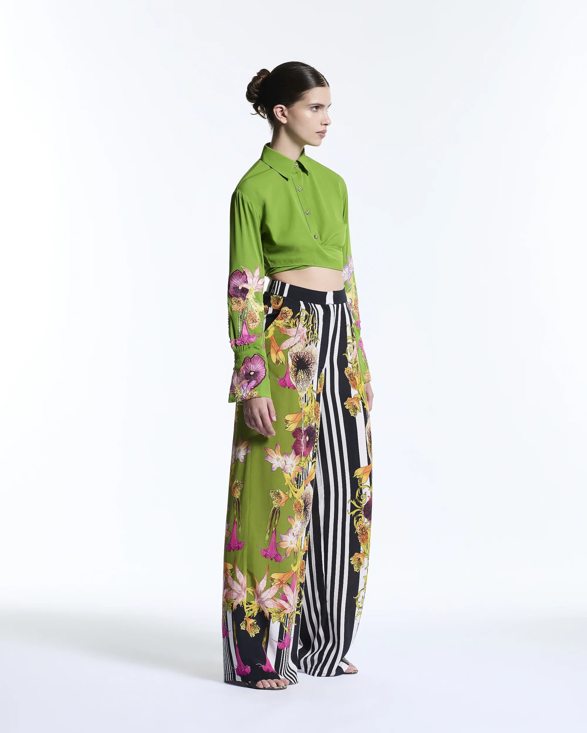 Green long embroidered sleeve croped shirt