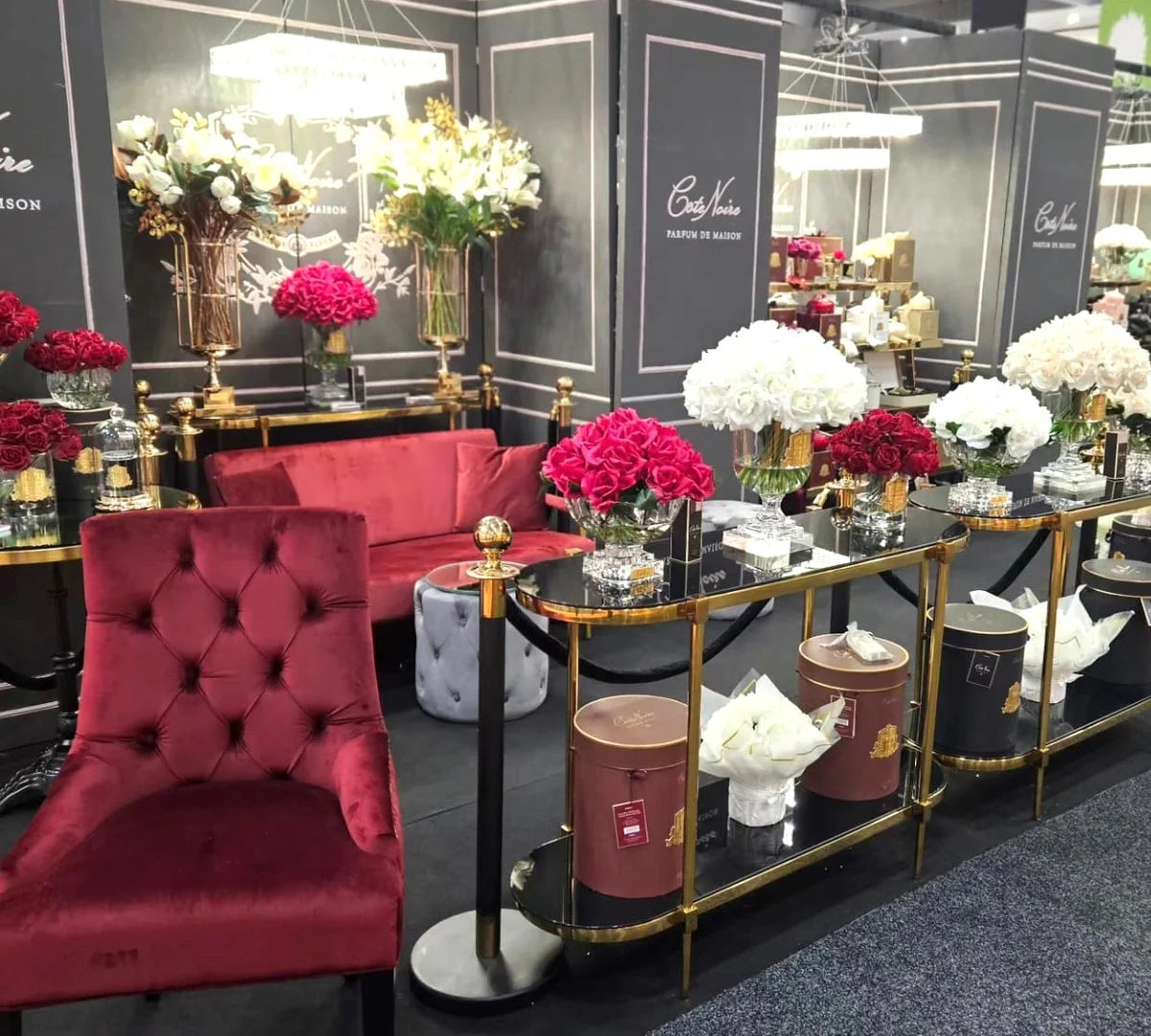 White French rose centerpiece with leaves diffuser