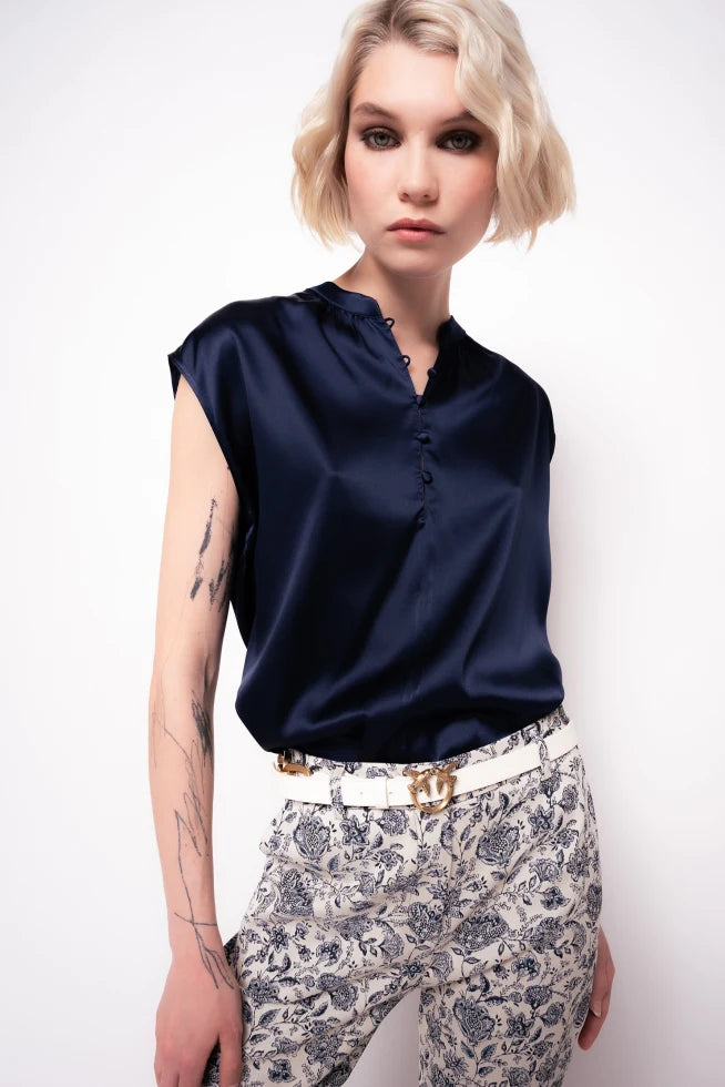 White belt with chain