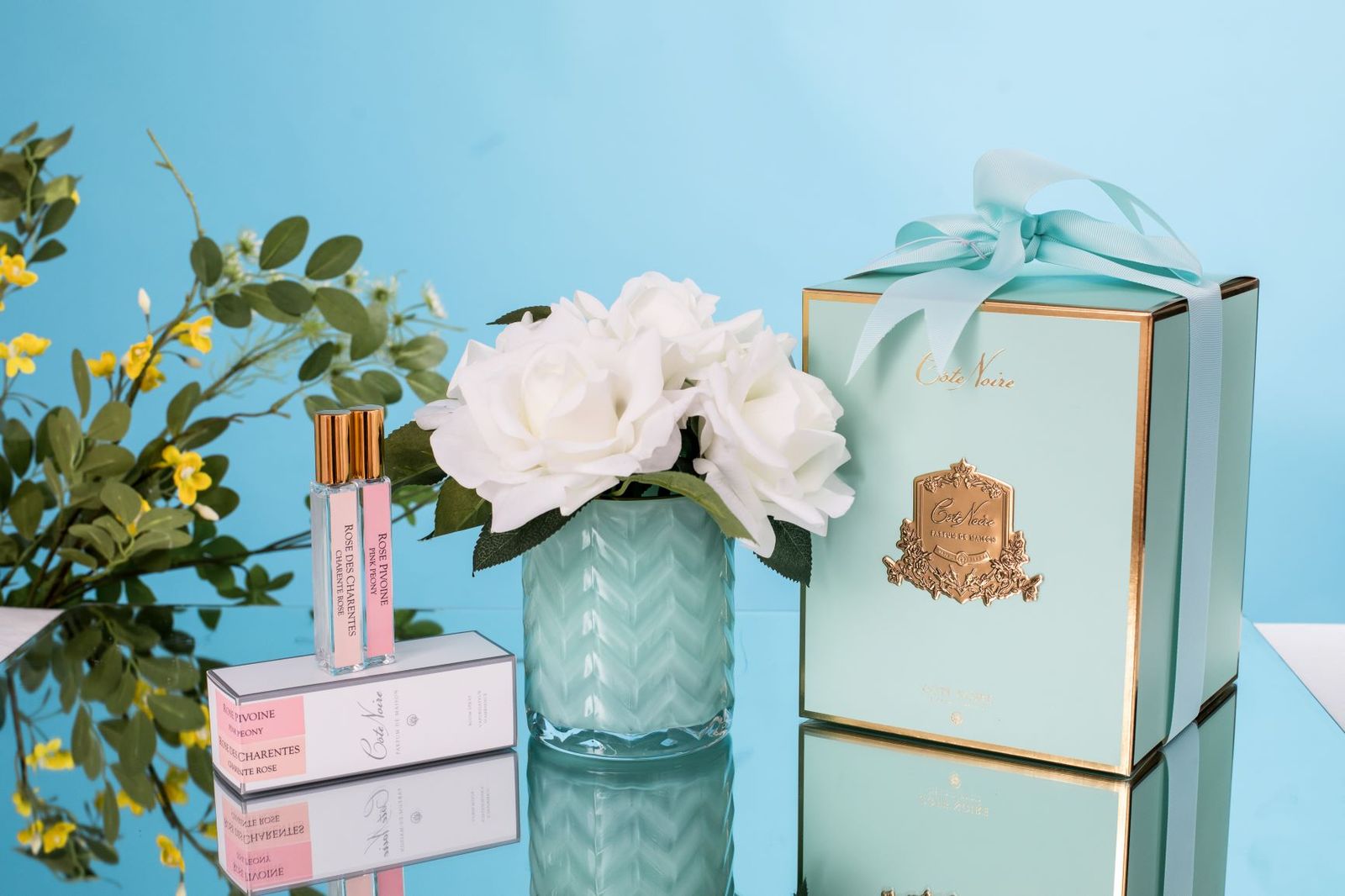 Tiffany blue herringbone white roses diffuser