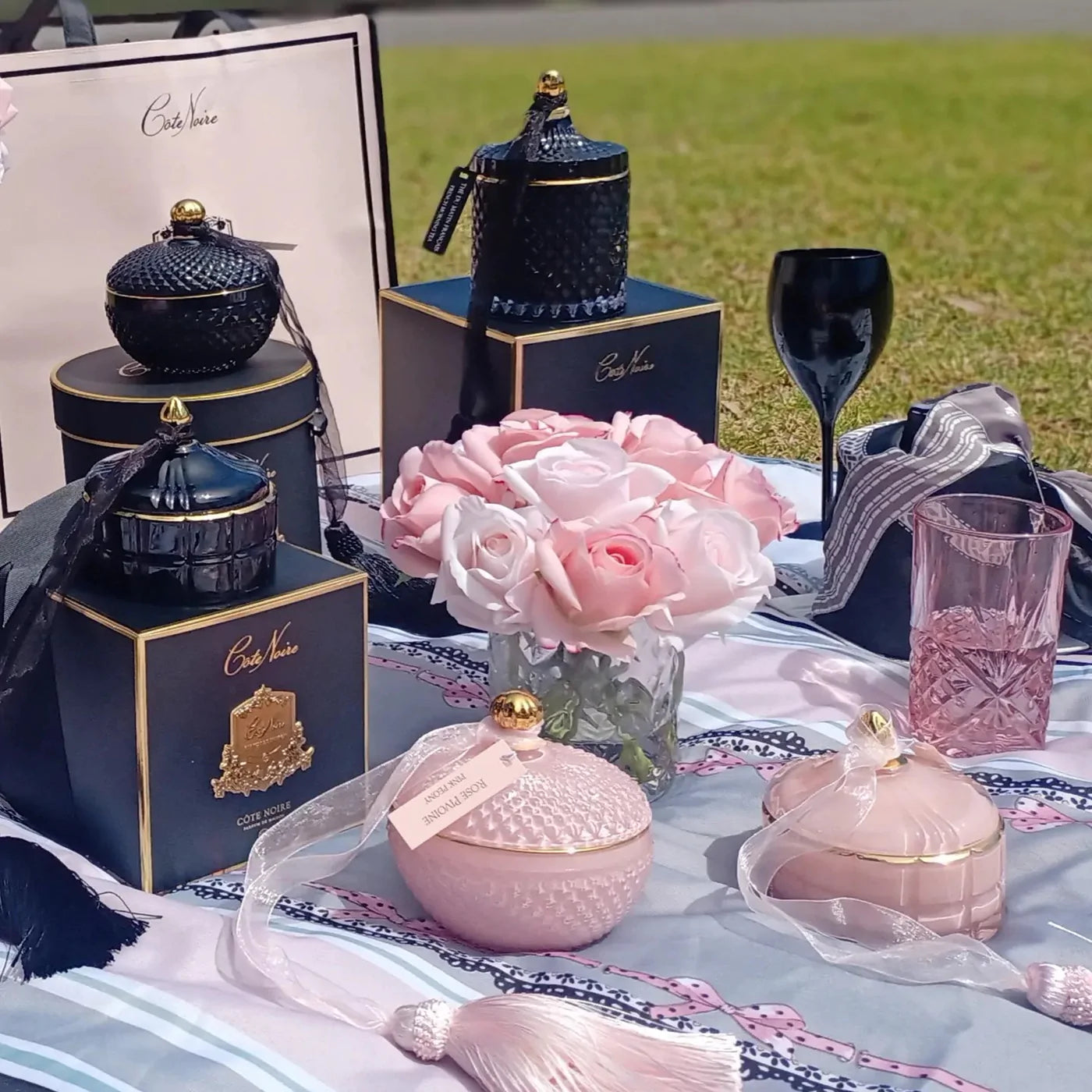 Pink round art deco candle