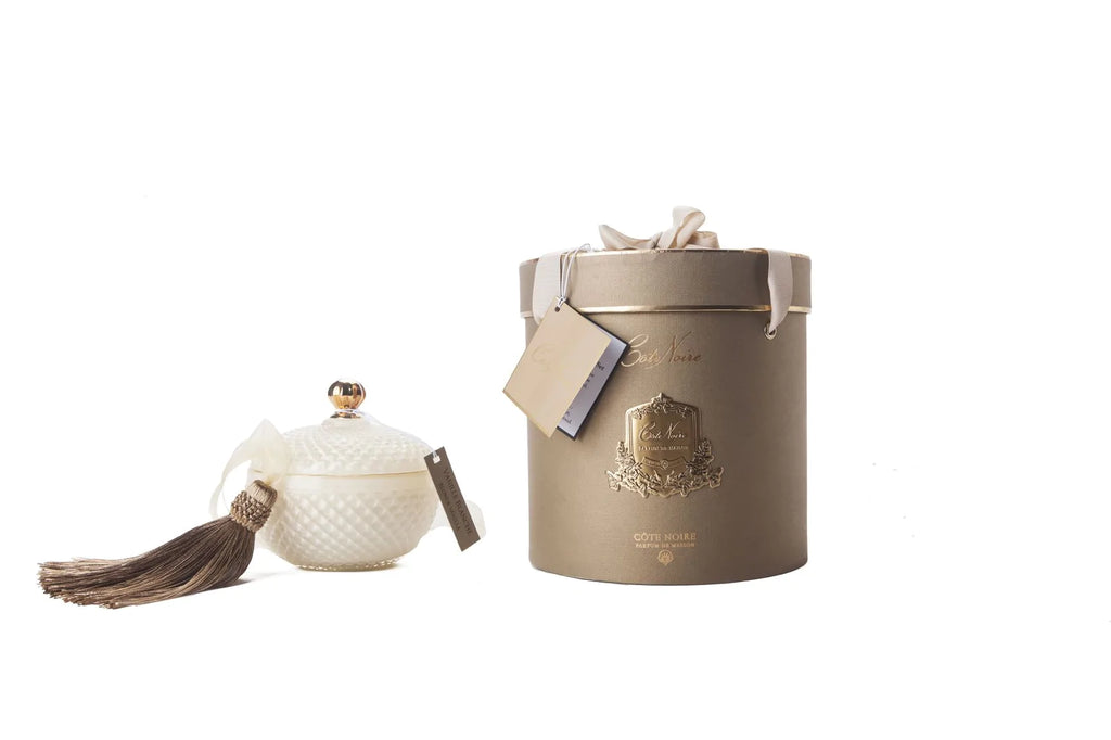 Cream round art deco candle