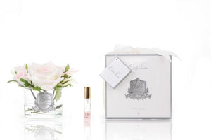 Blush five roses real touch flower diffuser in clear glass