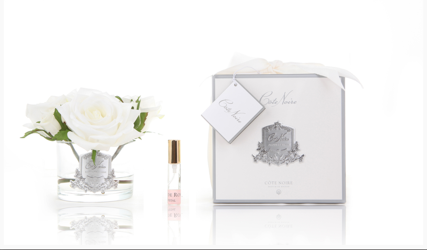 White five roses diffuser in clear glass